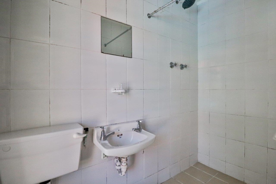 To Let 4 Bedroom Property for Rent in Helderberg Estate Western Cape